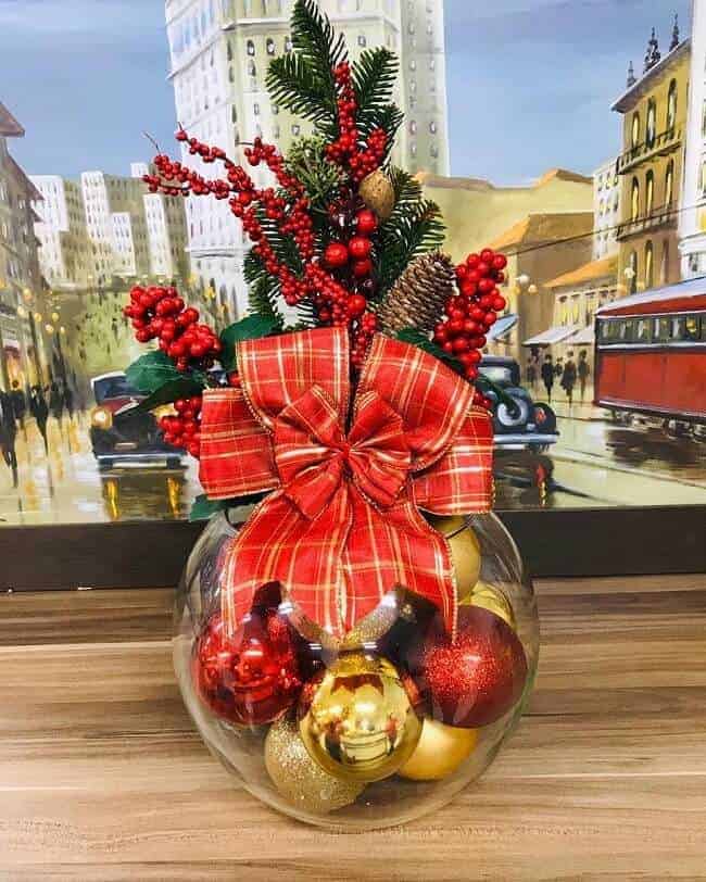 Arranjos de Natal em aquário de vidro