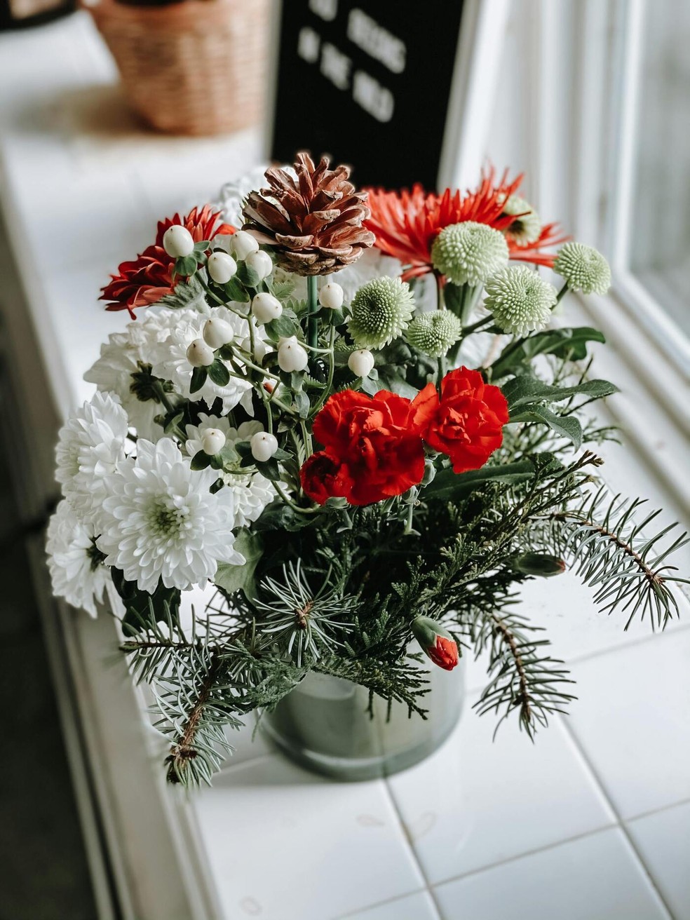 Arranjos de Natal minimalistas em vidro