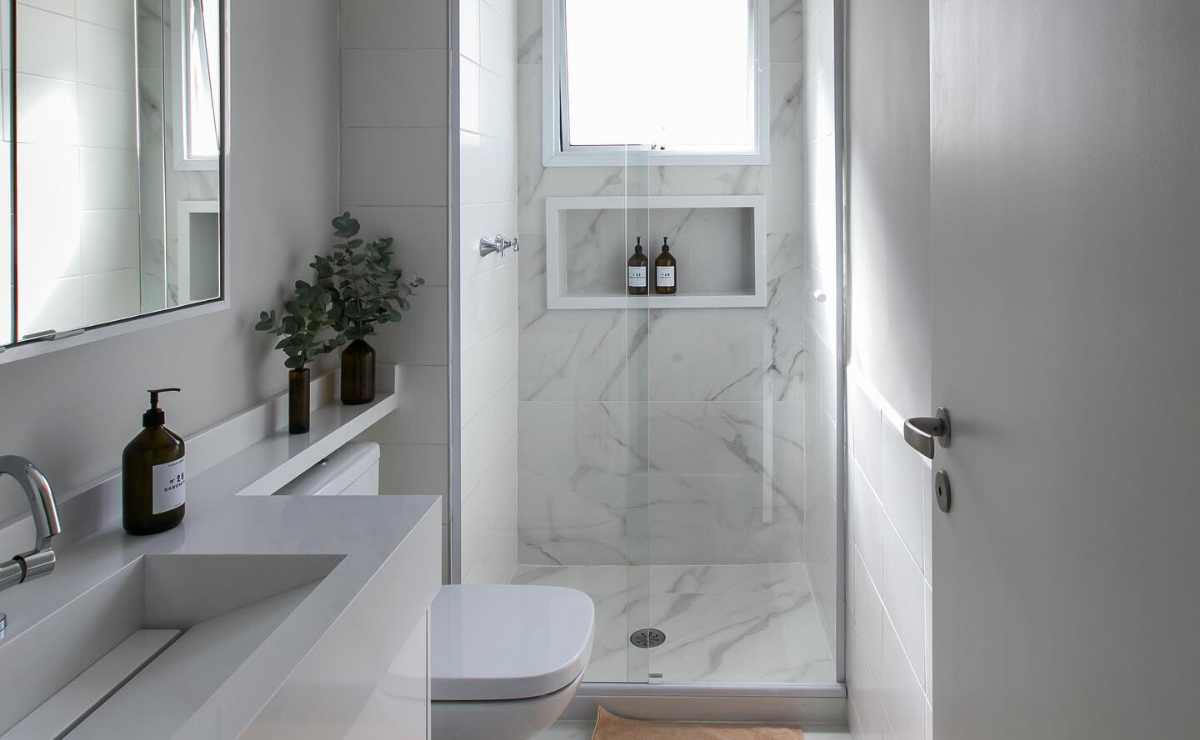 como usar porcelanato branco no banheiro