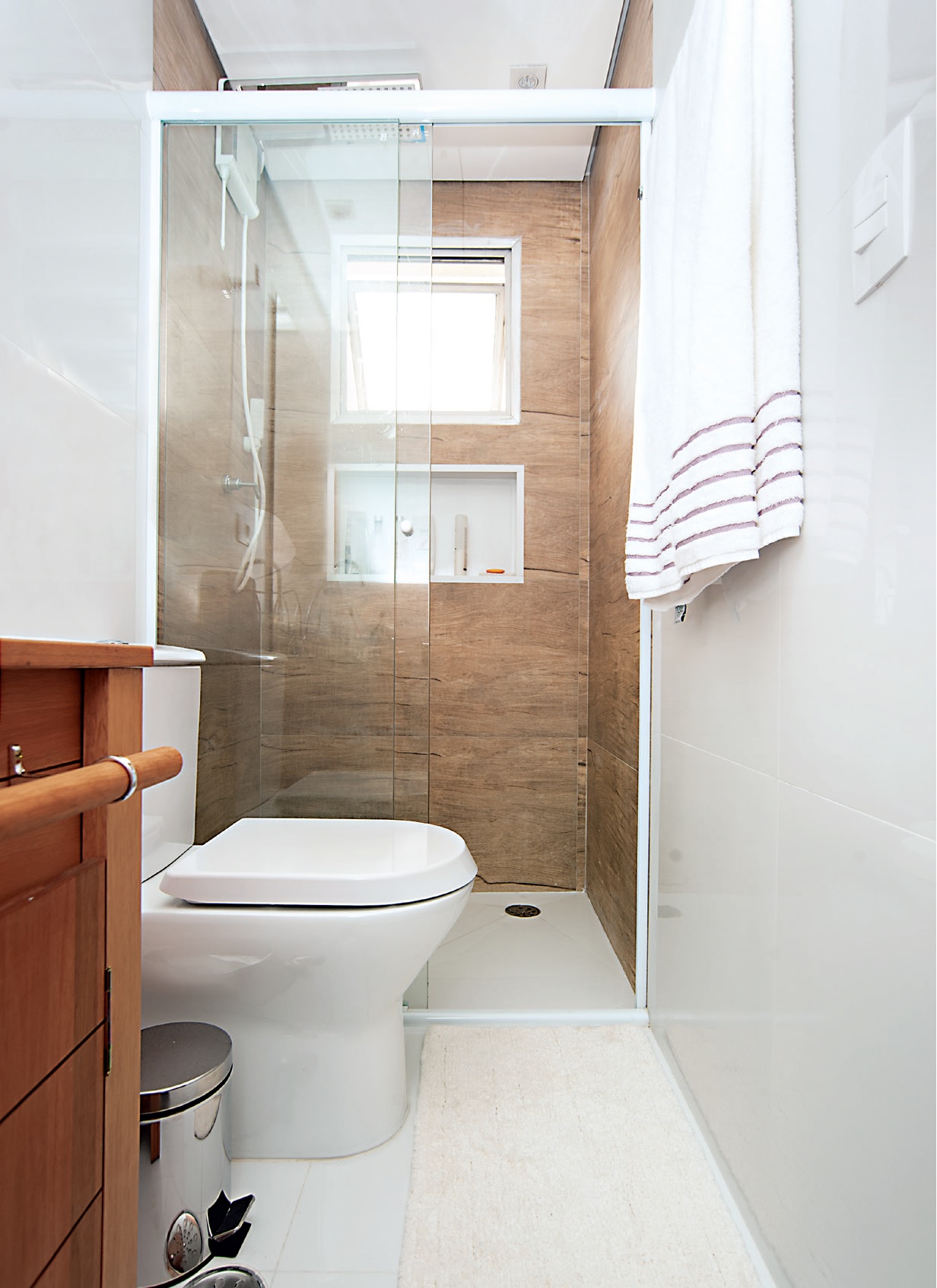 inspiração banheiro branco pequeno