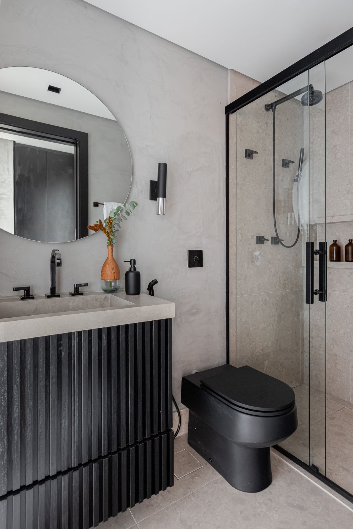 erros comuns ao decorar banheiro industrial