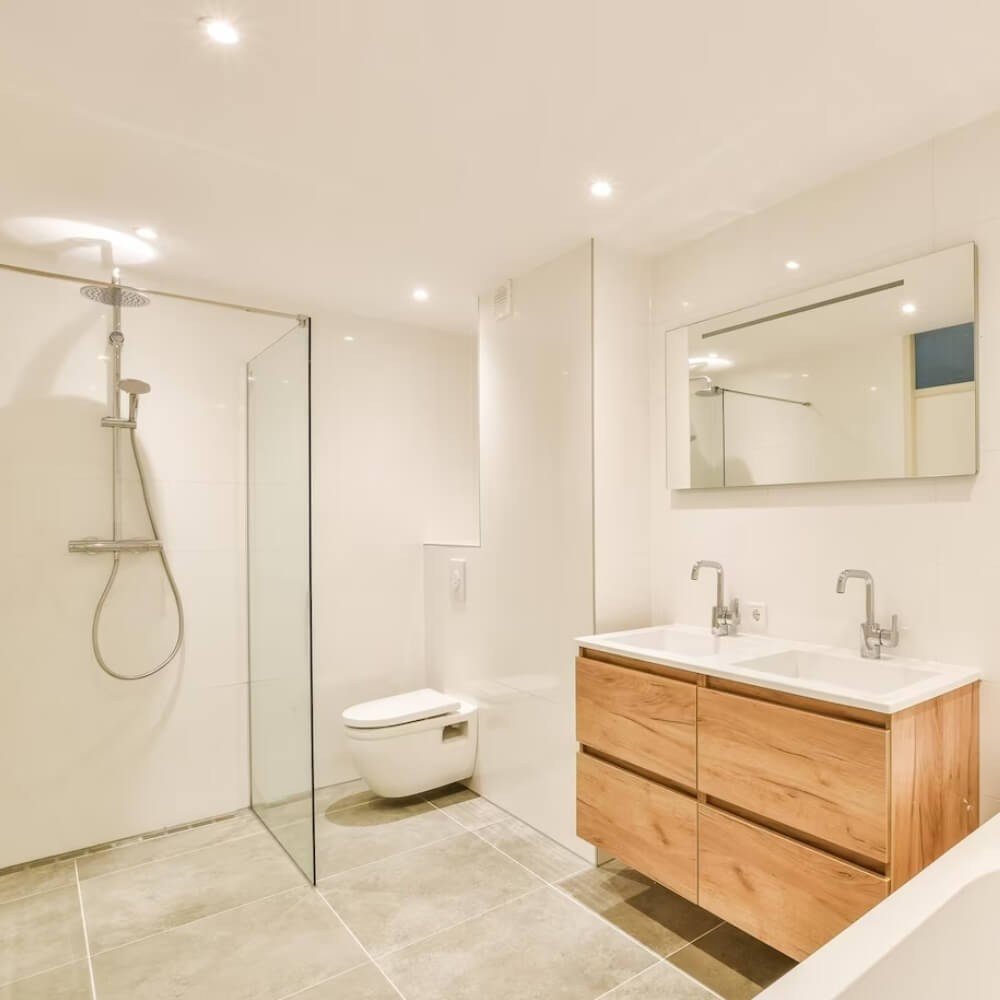 banheiro pequeno minimalista