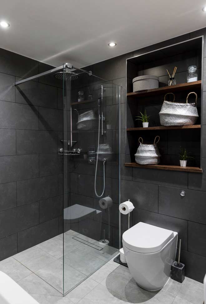 erros comuns ao decorar banheiro preto