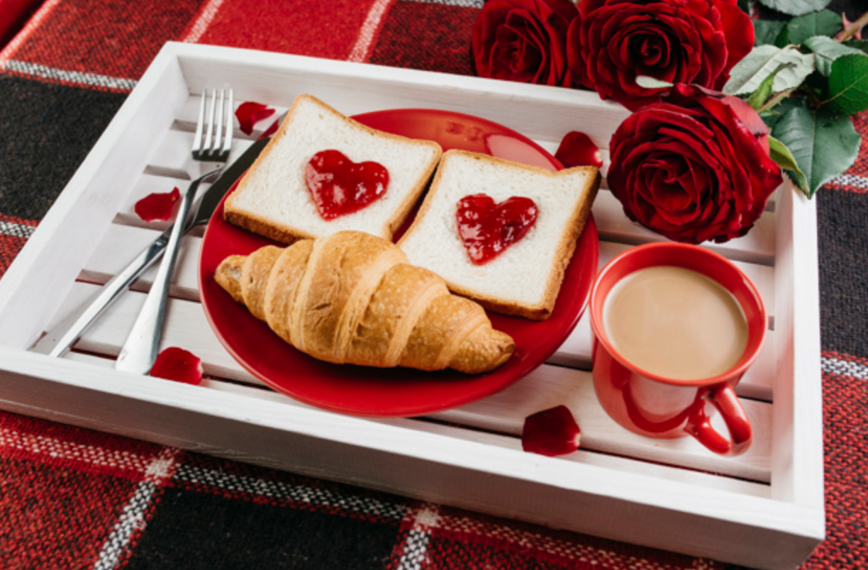 café da manhã romântico barato