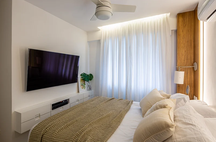 cama com elevador de tv
