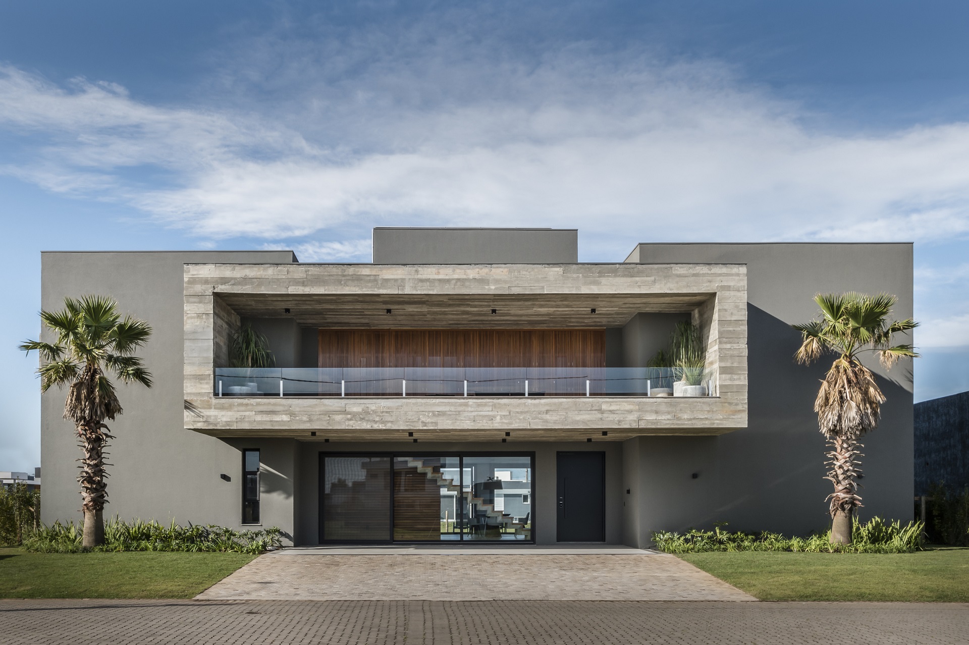 casa brutalista vs casa minimalista