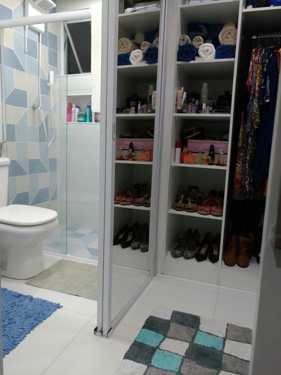 projeto closet com banheiro