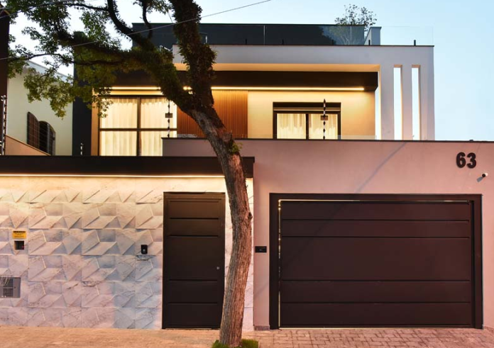 erros comuns ao escolher cor de tinta para fachada