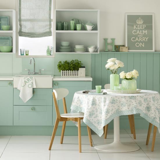 cozinha boho com plantas