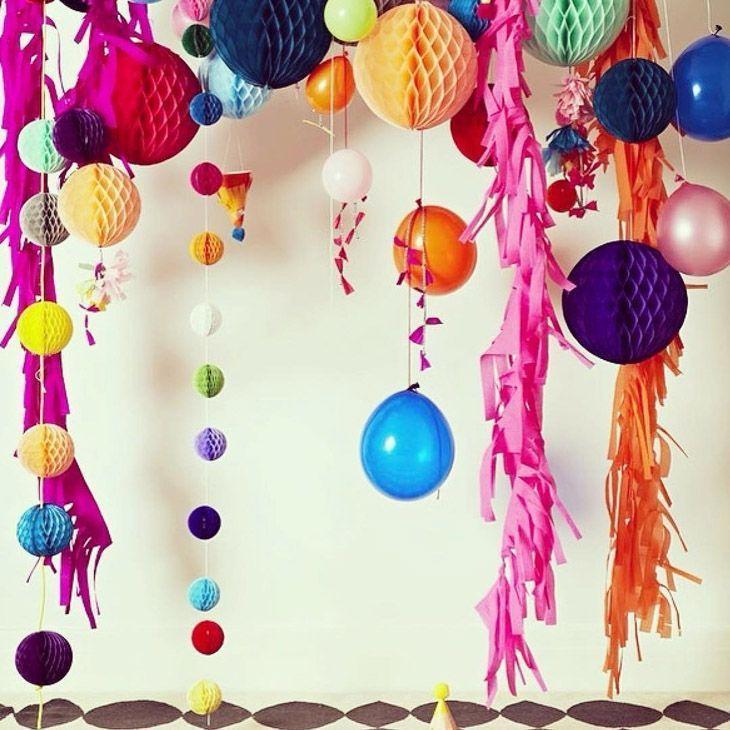 decoração de carnaval com papel crepom