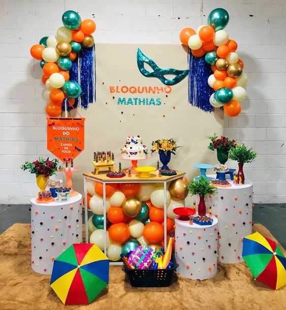 decoração de carnaval com balões