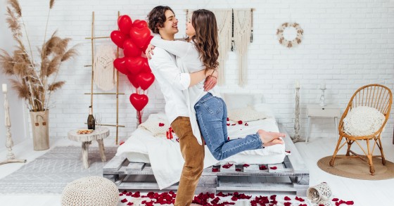 decoração quarto namorado pequeno com varanda