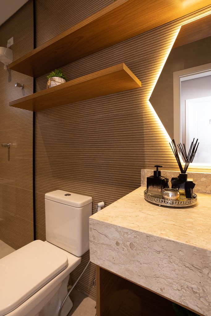 organização de banheiro com pouco espaço