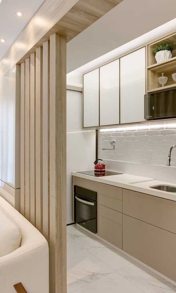 divisória cozinha americana e sala de vidro