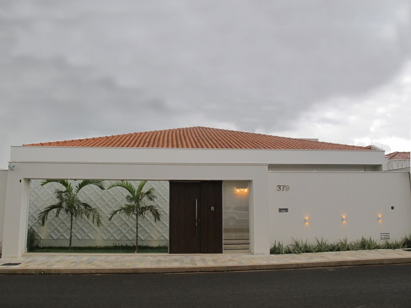 muro de alvenaria com portão