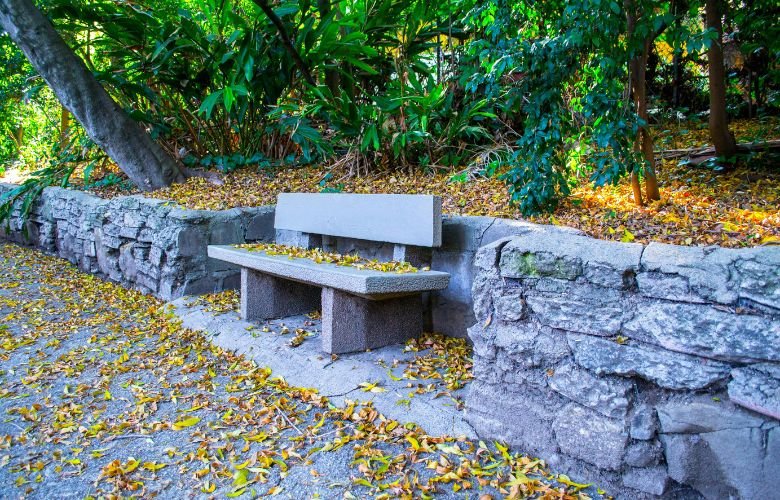 jardim com pedras rústicas
