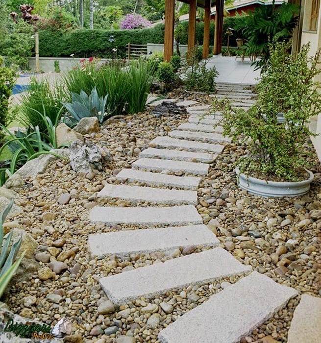 ideias de jardim com pedras rústicas para inspirar