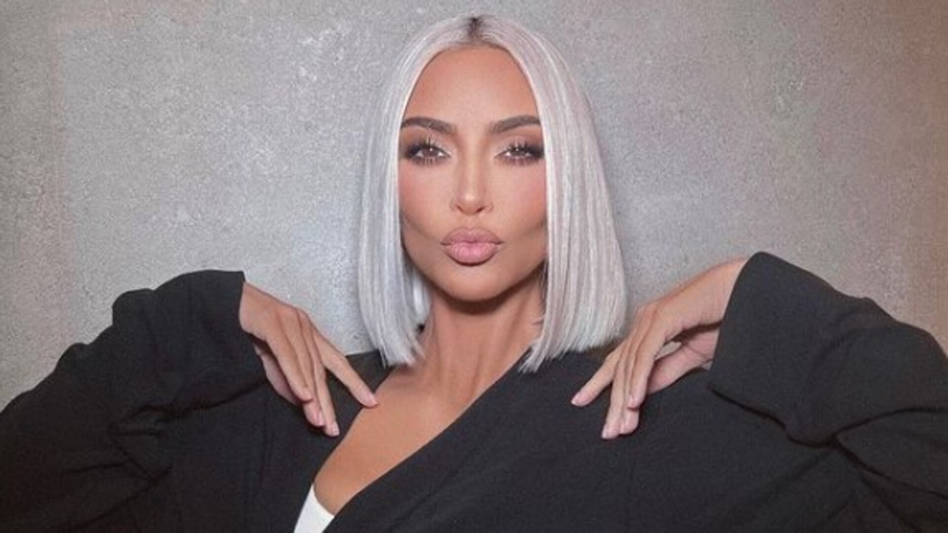 detalhes do closet gigante da casa de kim kardashian