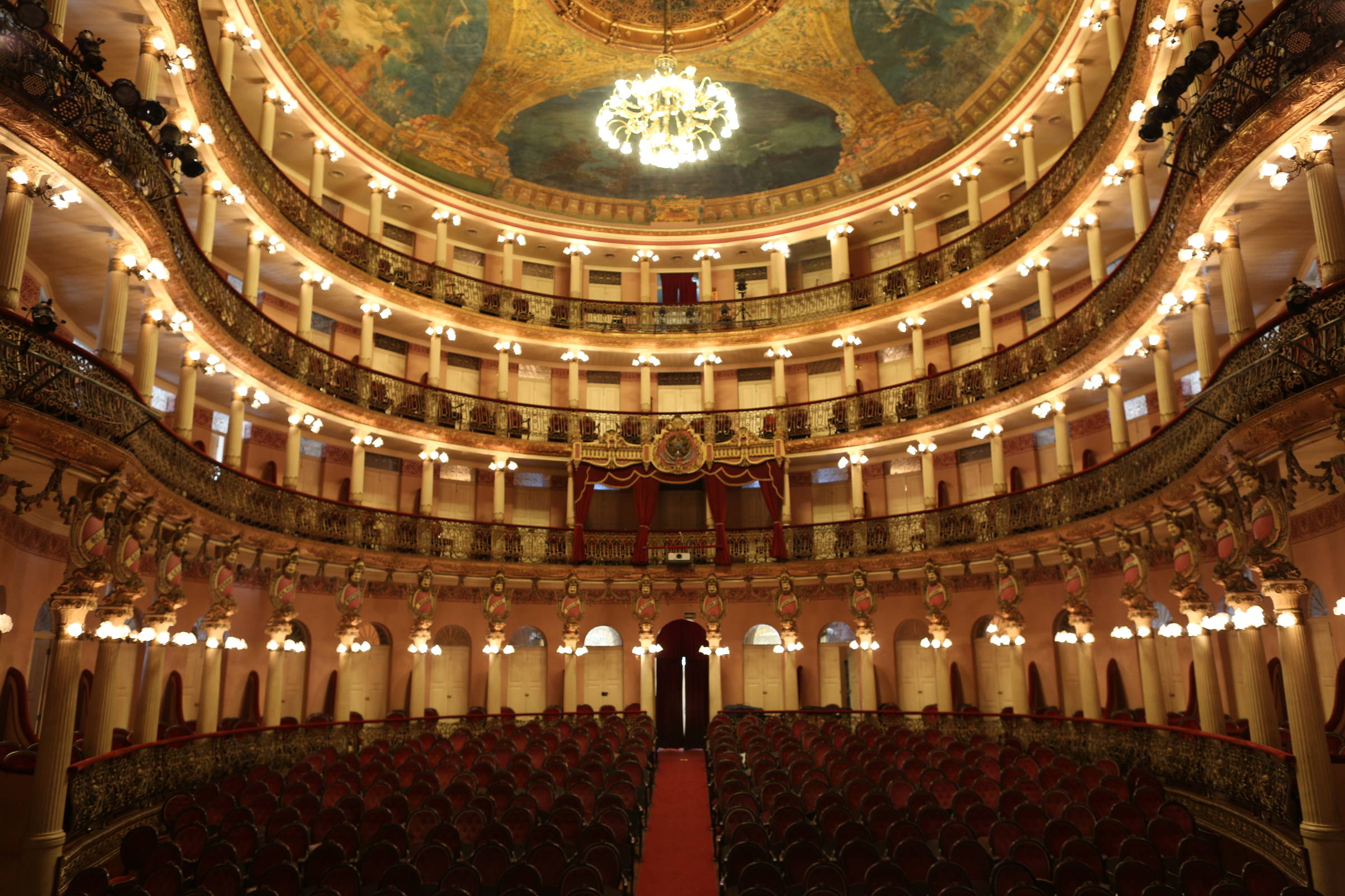 teatros com mais de 2000 lugares Brasil