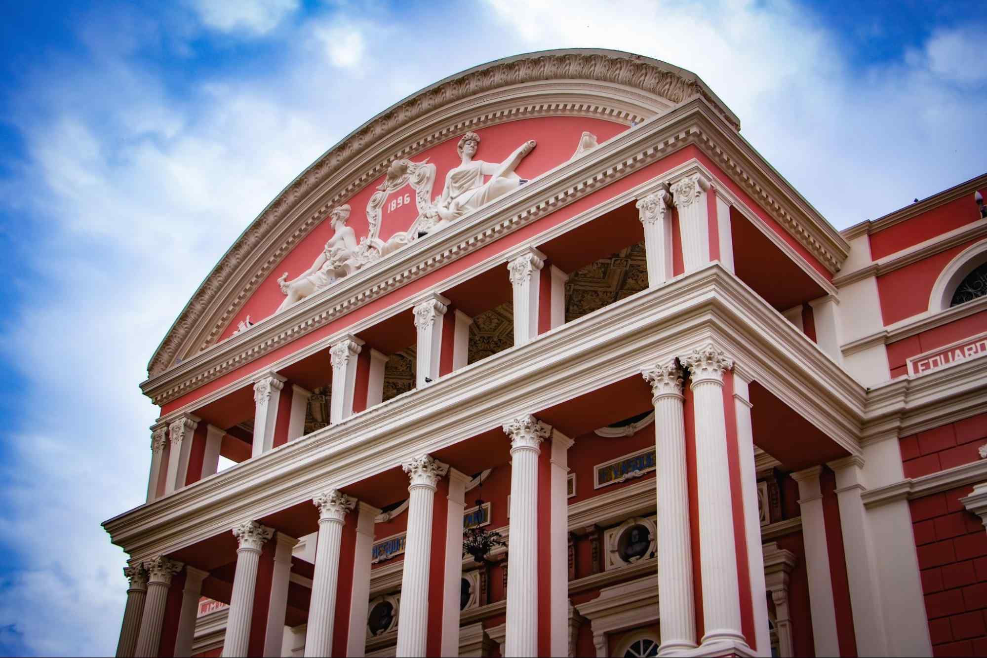 teatros com mais de 2000 lugares Brasil