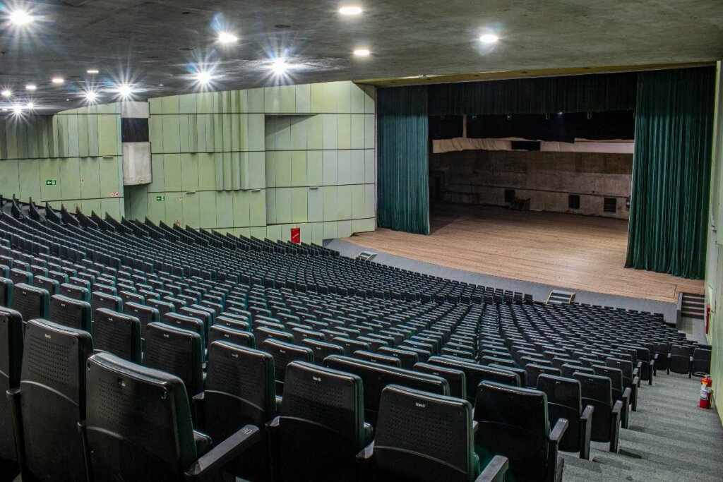 teatros com mais de 3000 lugares Brasil