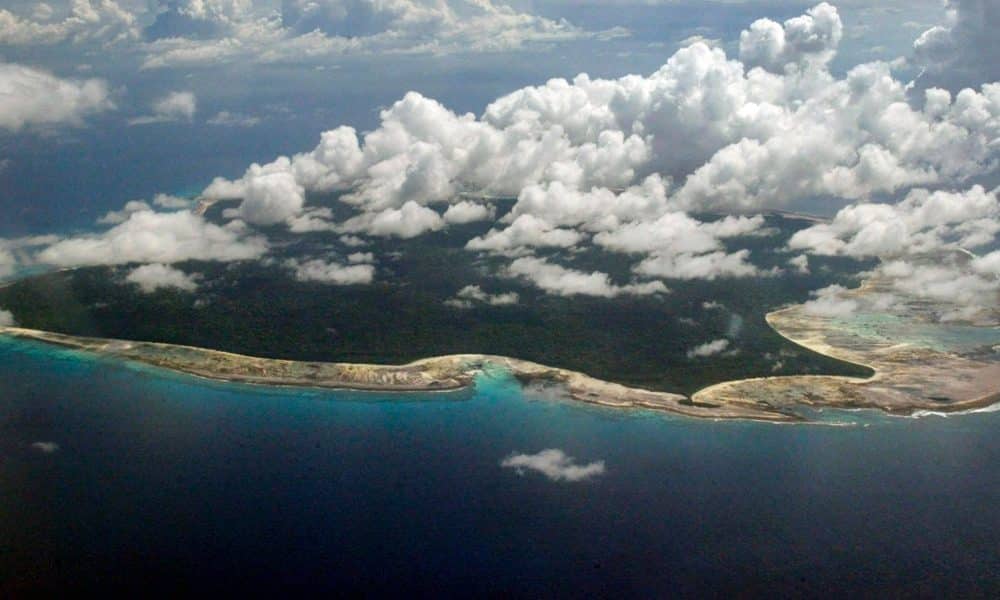 ilha habitada mais pequena