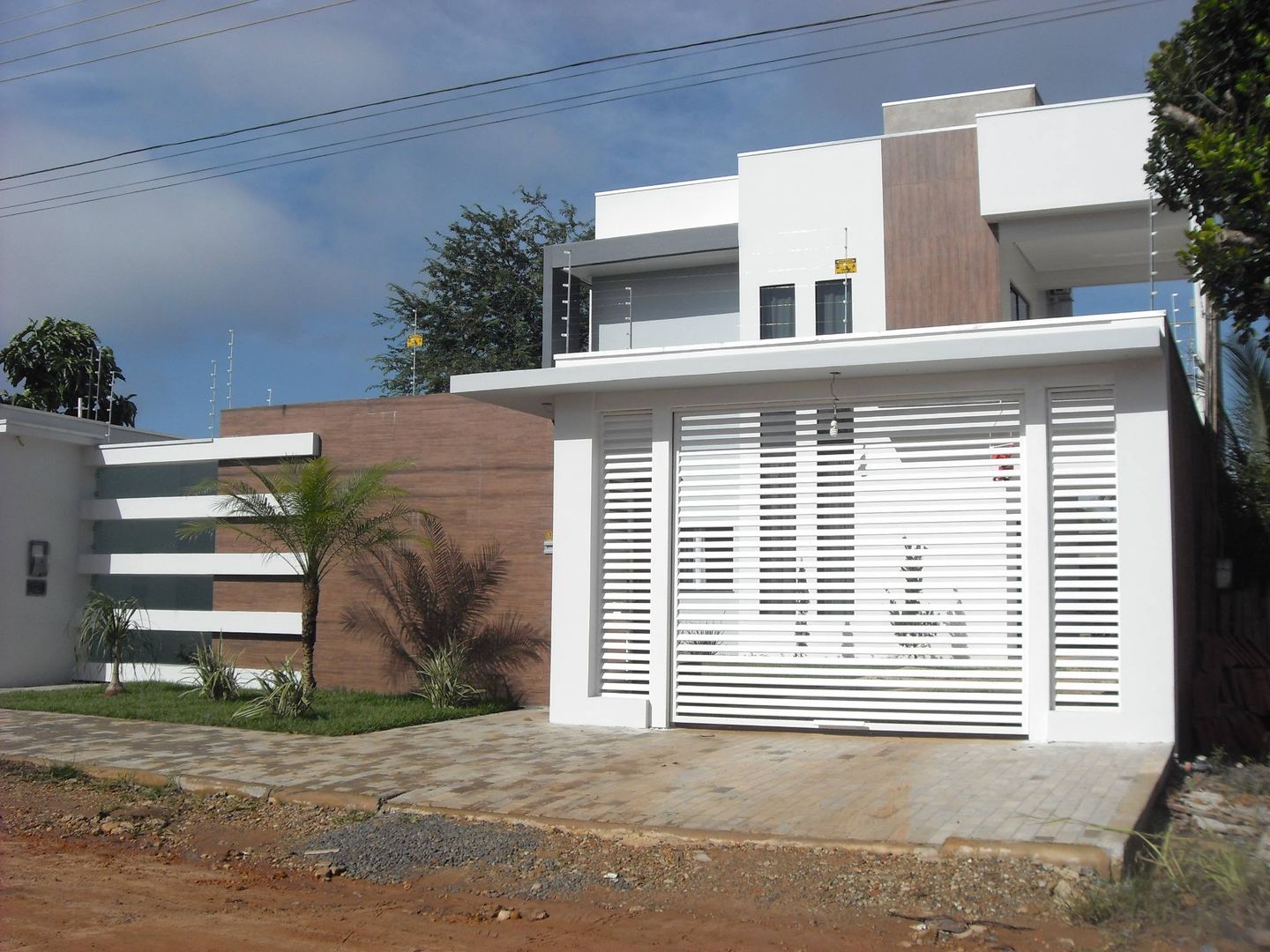 fachadas de casas com varanda
