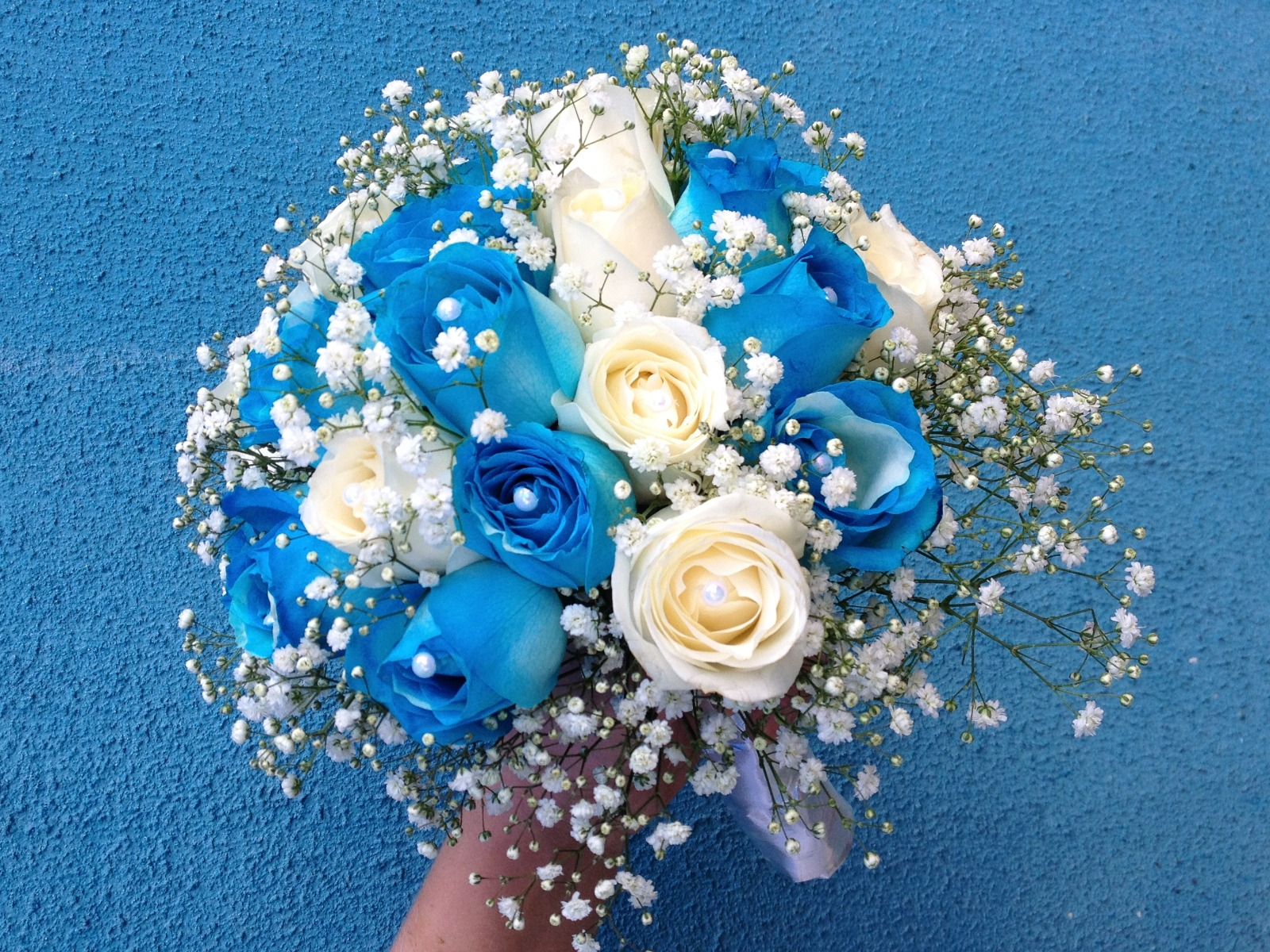 buquê de noiva azul natural vs artificial