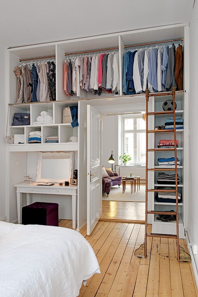 quarto com closet e banheiro
