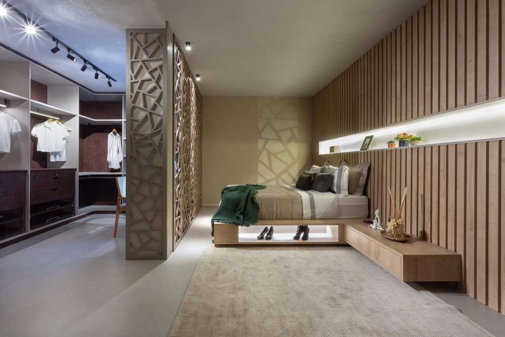 quarto de casal com closet planejado