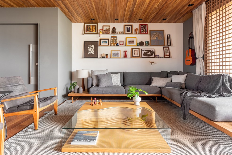 quanto custa decorar sala com sofá cinza