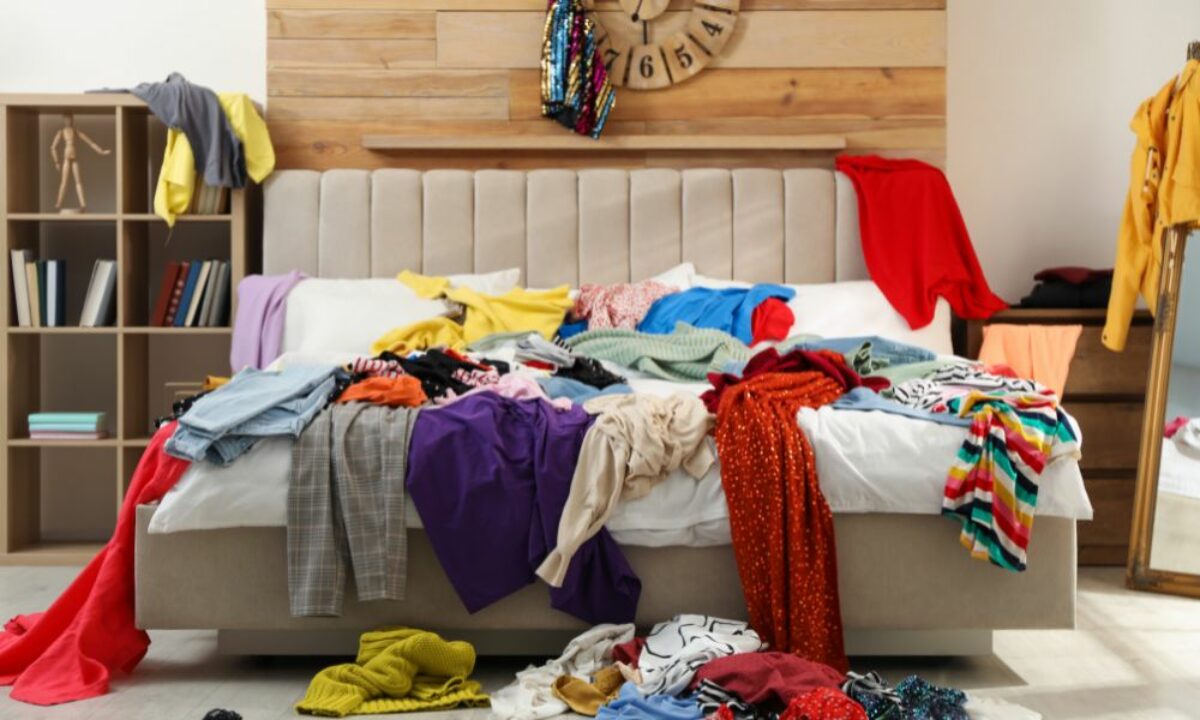 sonhar com quarto desarrumado