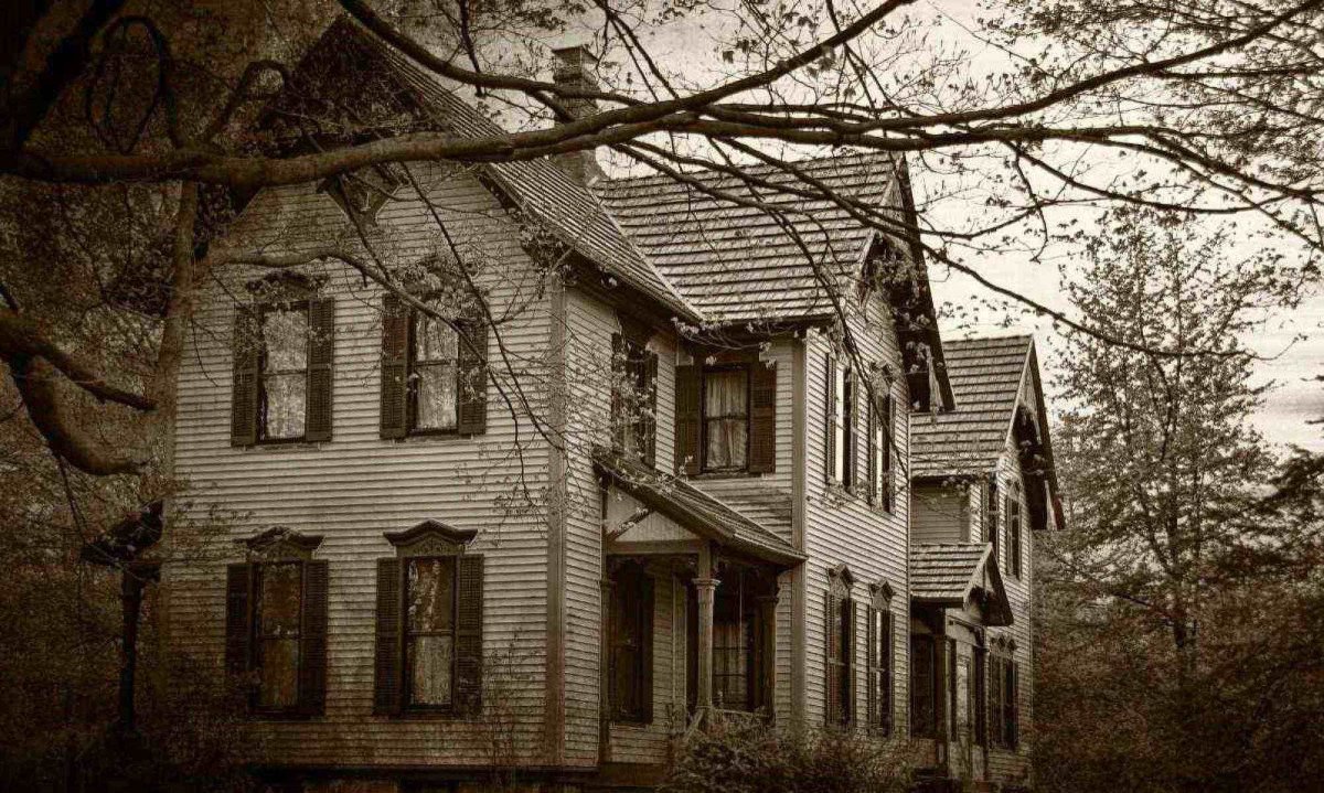 sonhar com casa suja e com teias de aranha