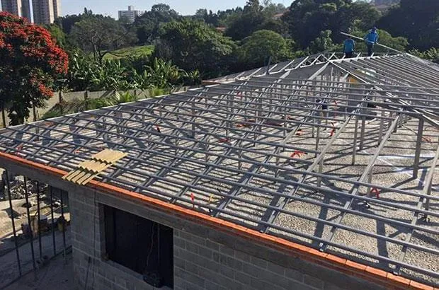 Telhado ripado para área externa