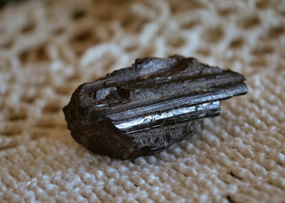 turmalina negra para proteção do lar