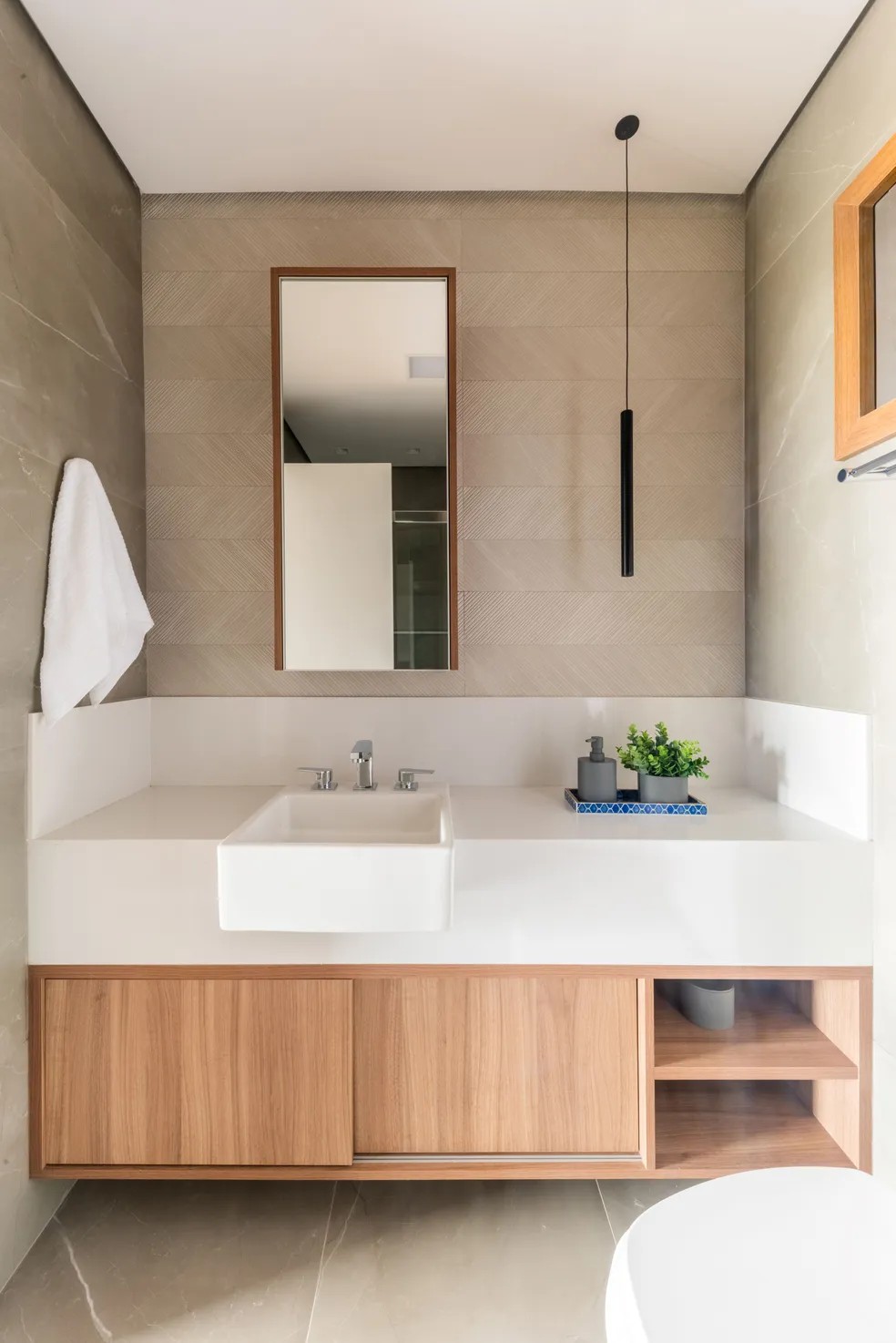 decoração banheiro moderno cinza bege