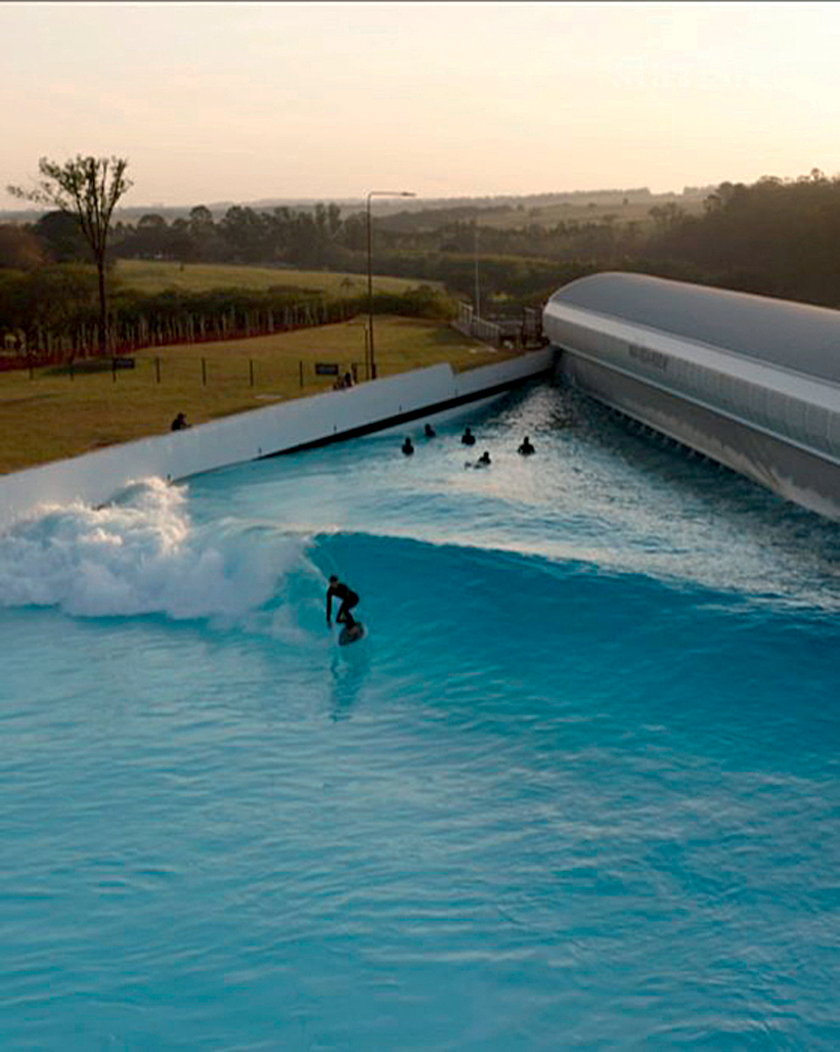 imóveis de luxo com lazer aquático