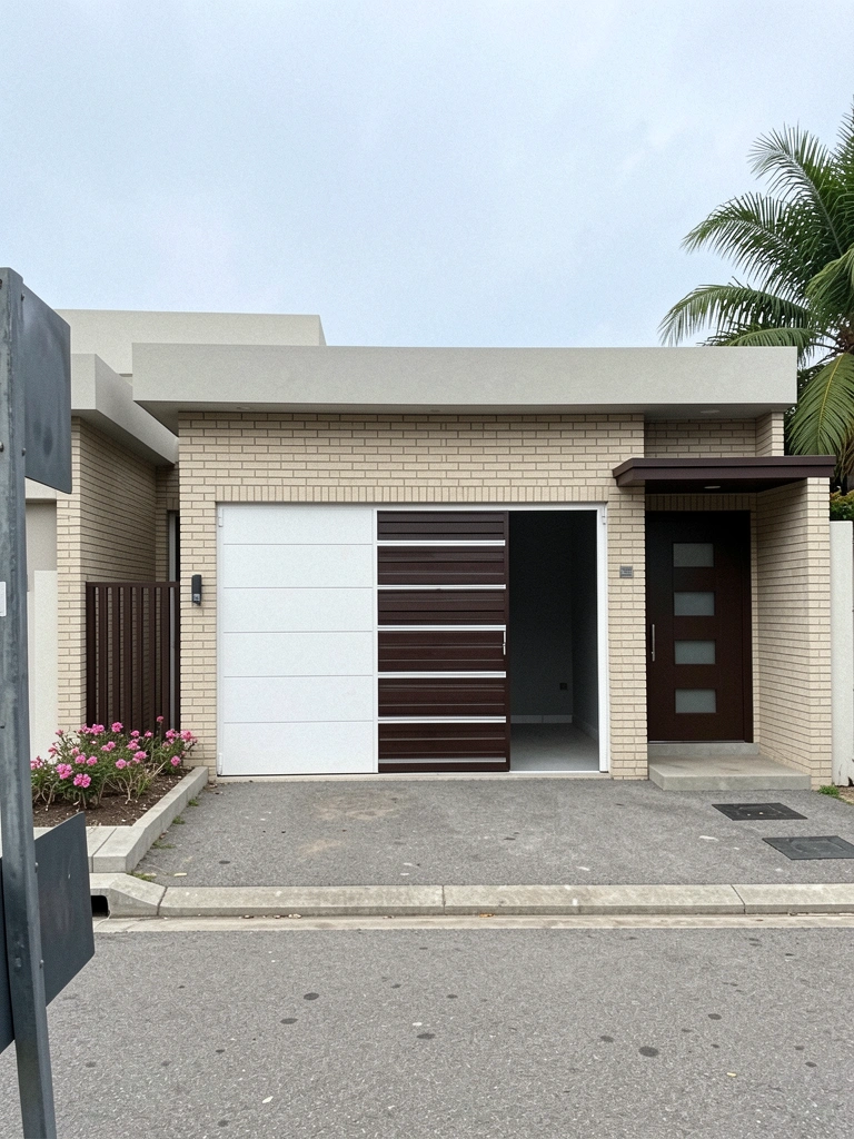 Colagem de cinco fachadas de casas com garagem em terrenos estreitos, cada uma em um estilo arquitetônico diferente.