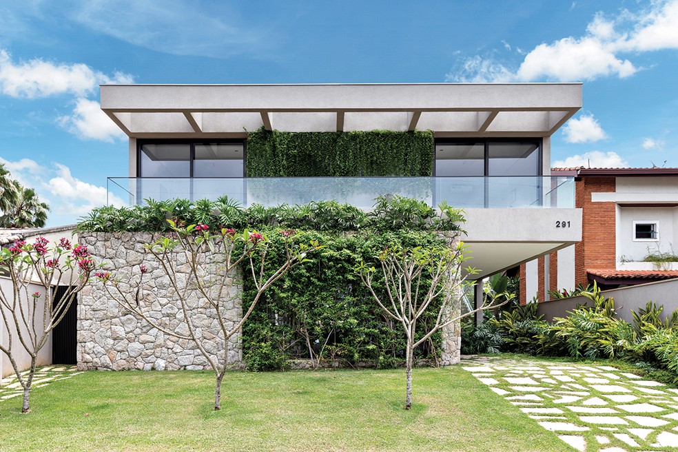 paisagismo fachada residencial