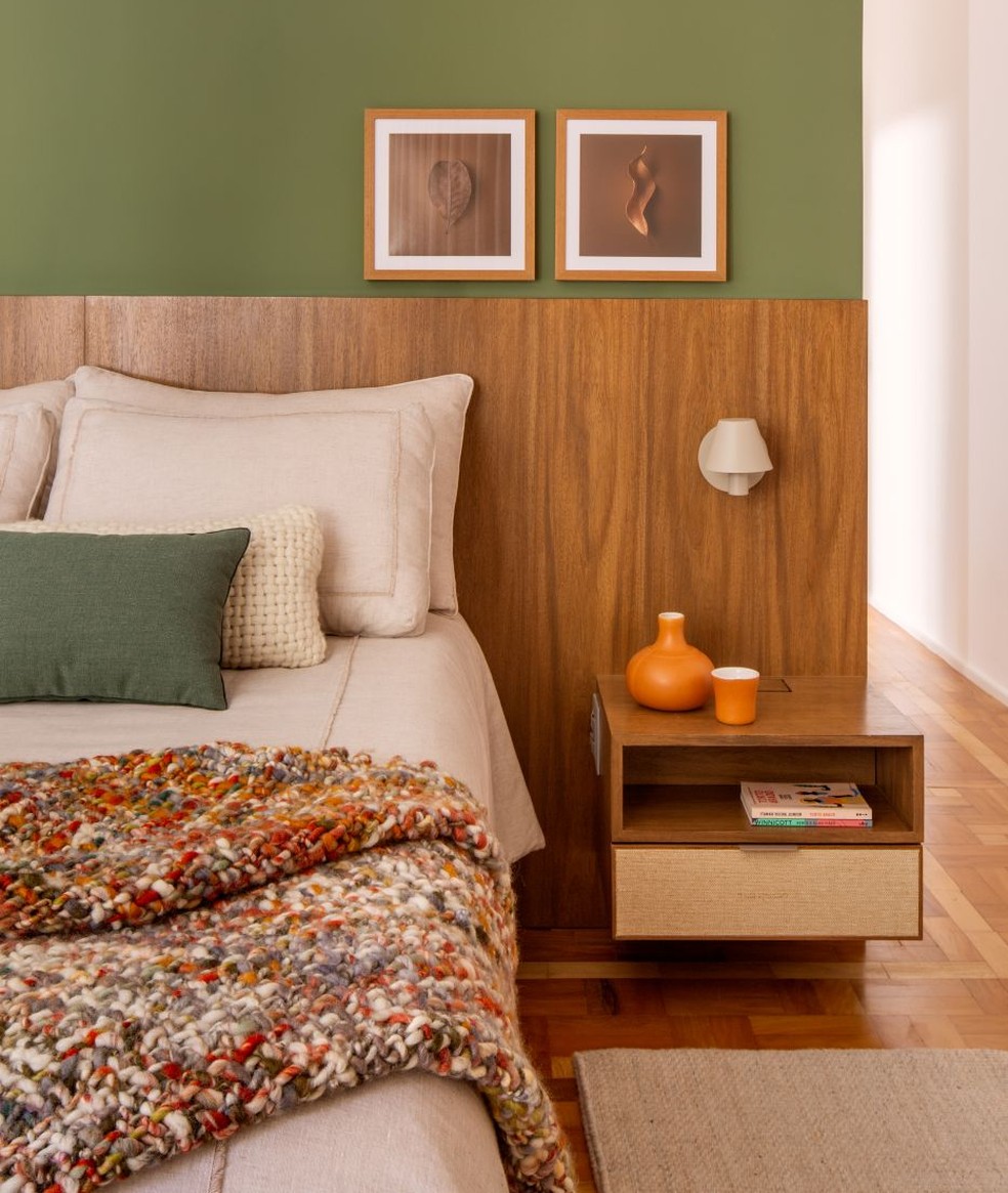 quarto verde e madeira decoração